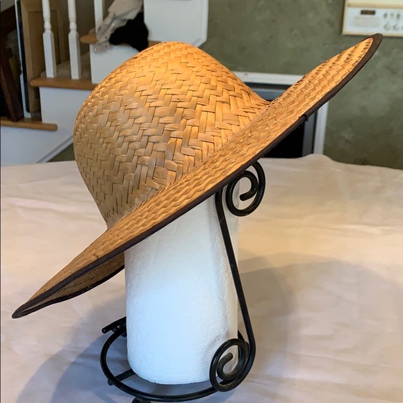 Accessories - Straw sun hat